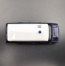 Load image into Gallery viewer, Explorafind 1980 Ford Transit MKII Royal Hong Kong Police Van AM8145 1:76 Die Cast New
