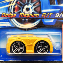 Load image into Gallery viewer, Hot Wheels 2005 Dodge Magum R/T Pearl Yellow #39 First Edition-Blings 9/10 Card