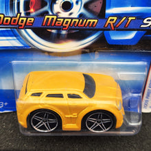 Load image into Gallery viewer, Hot Wheels 2005 Dodge Magum R/T Pearl Yellow #39 First Edition-Blings 9/10 Card