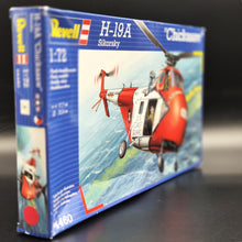 Load image into Gallery viewer, Italeri Sikorsky H-19B Chickasaw Helicopter #1206 1:72 Scale Model Kit - Incorrect Box