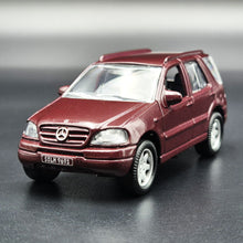 Load image into Gallery viewer, Smart Toys 2000 Mercedes-Benz ML430 Maroon 1:45 Diecast Car