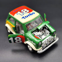 Load image into Gallery viewer, Superior Sunnyside 1996 Mini Cooper Mark VII Green 1:24 SS 5703 Die Cast Model