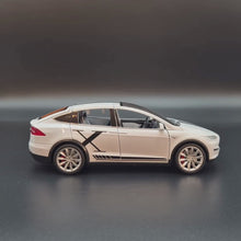 Load and play video in Gallery viewer, Explorafind 2020 Tesla Model X White 1:24 Die Cast Car