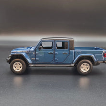 Load and play video in Gallery viewer, Explorafind 2022 Jeep Gladiator Rubicon Blue 1:32 Die Cast Car
