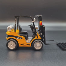 Load and play video in Gallery viewer, Explorafind Forklift Truck Yellow 1:24 Die Cast