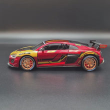 Load and play video in Gallery viewer, Explorafind 2020 Audi R8 V10 Red/Gold 1:24 Die Cast Car
