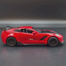 Load and play video in Gallery viewer, Explorafind 2016 Chevrolet Corvette Z06 C7.R White 1:32 Die Cast Car