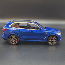 Load and play video in Gallery viewer, Explorafind 2020 BMW X5 Black 1:24 Die Cast Car
