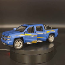 Load and play video in Gallery viewer, Explorafind 2022 Chevrolet Silverado 1500 Matte Blue 1:32 Die Cast Pickup
