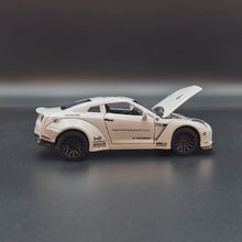 Load and play video in Gallery viewer, Explorafind 2020 Nissan GT-R R-35 White 1:32 Die Cast Car
