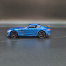 Load and play video in Gallery viewer, Explorafind 2019 Mercedes-Benz GT Blue 1:32 Die Cast Car
