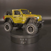 Load and play video in Gallery viewer, Explorafind 2020 Jeep Wrangler Rubicon Green 1:20 Die Cast Car