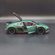 Load and play video in Gallery viewer, Explorafind 2020 Audi R8 V10 Green 1:24 Die Cast Car
