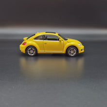 Load and play video in Gallery viewer, Explorafind 2010 Volkswagen New Beetle Yellow 1:32 Die Cast Car