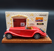 Load image into Gallery viewer, Matchbox 1938 Mercedes Benz 540K Red Models Of Yesteryear Y20
