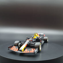 Load image into Gallery viewer, Bburago 2021 Red Bull Honda Racing Formula 1 RB16B Max Verstappen #33 1:43
