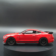 Load image into Gallery viewer, Bburago 2020 Mustang Shelby GT500 Red 1:32 Die Cast Car
