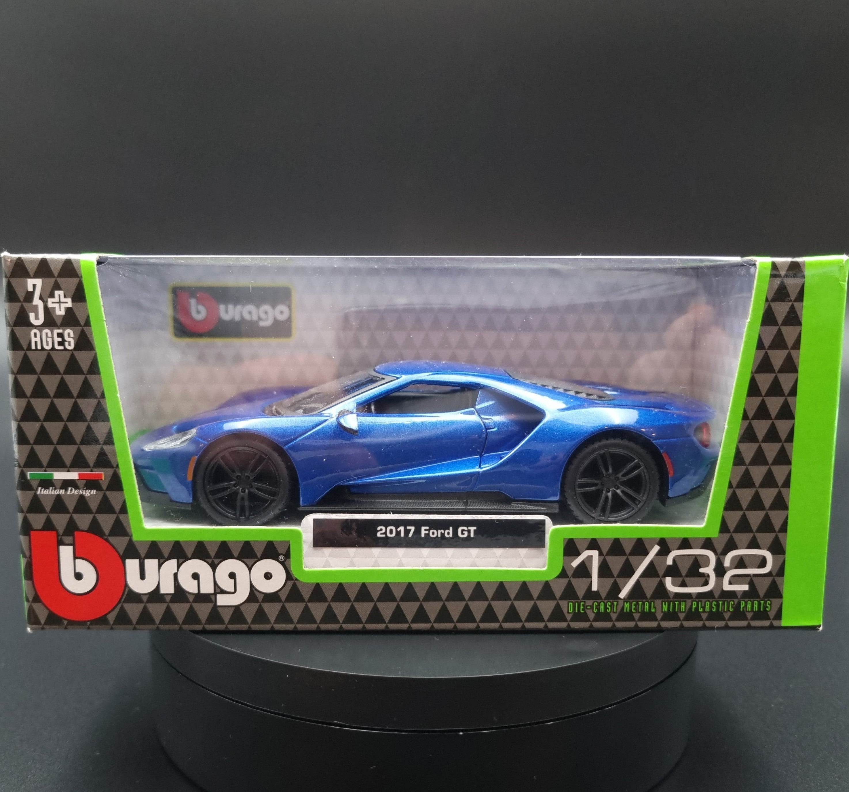 Bburago 2017 Ford GT Dark Blue 1:32 Die Cast Car