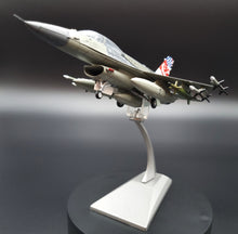 Load image into Gallery viewer, 1995 F-16C/D &#39;Fighting Falcon&#39; 425th Fighter Squadron USAAF/RSAF 1:72 Die Cast Plane
