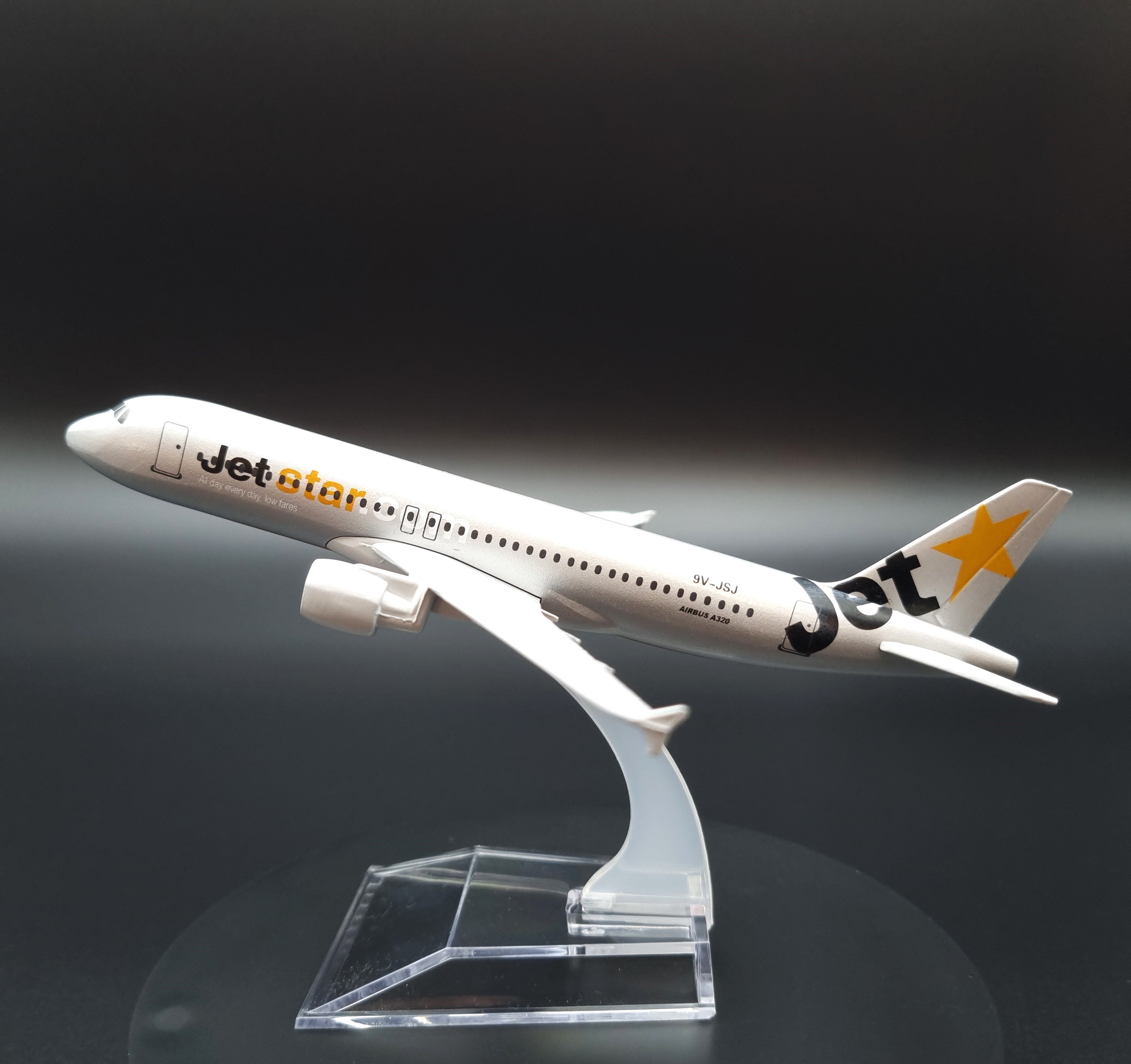 Airbus A320 Jetstar Airlines 1:400 Metal Die Cast Airliner Plane