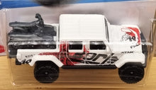 Load image into Gallery viewer, Hot Wheels 2022 &#39;20 Jeep Gladiator White #26 Baja Blazers 4/10 New Long Card
