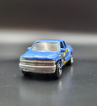 Load image into Gallery viewer, Matchbox 2013 1999 Chevrolet Silverado Blue Construction 5 Pack Loose
