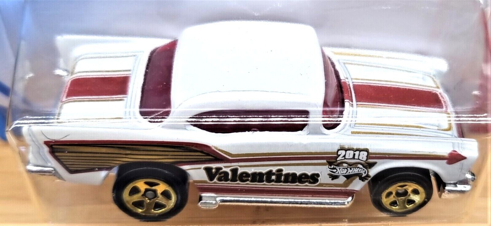 Hot Wheels 2018 '57 Chevy White #100 Holiday Racers 4/5 New Long