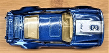 Load image into Gallery viewer, Maisto 1989 Porsche 911 Turbo Blue 1;64

