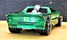 Load image into Gallery viewer, Hot Wheels 2006 Bedlam Clear Green #116 Track Aces 6/12
