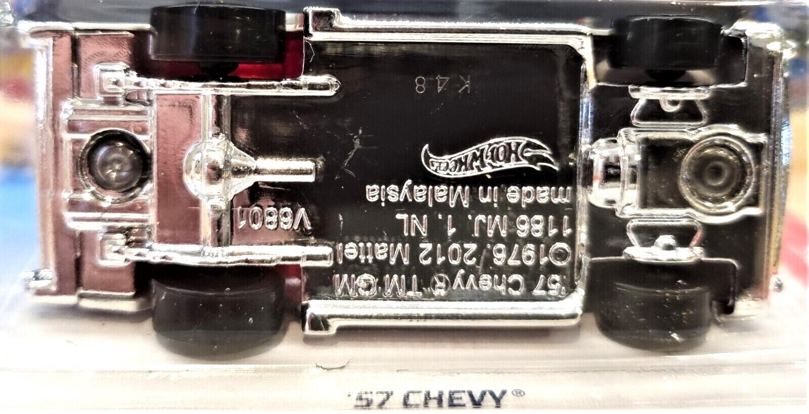 Hot Wheels 2018 '57 Chevy White #100 Holiday Racers 4/5 New Long
