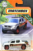 Load image into Gallery viewer, Matchbox 2018 Honda Ridgeline Silver #113 MBX Road Trip 32/35 New Long Card
